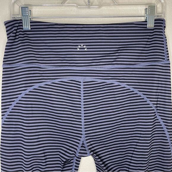 Varley Black and Gray Striped Leggings size large scallop hem - Picture 5 of 8